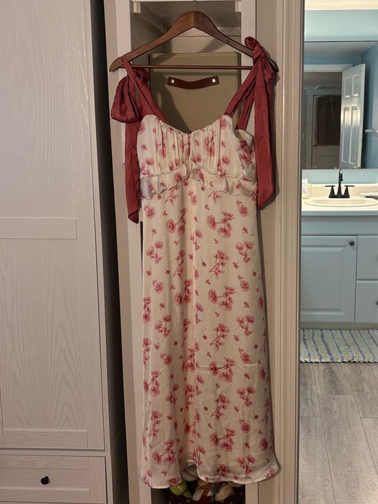 Francesca's Collections Dresses & Skirts - Francesca's White Floral Slip Dress with Pink Bloom Print